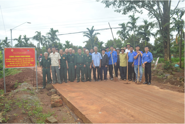 CÔNG TRÌNHCỦA HỘI CỰU CHIẾN BINH VÀ ĐOÀN THANH NIÊN XÃ EA BHÔK CHÀO MỪNG 120 NĂM THÀNH LẬP TỈNH ĐẮK LẮK, 35 NĂM THÀNH LẬP HỘI CCB VIỆT NAM VÀ ĐẠI HỘI THI ĐUA “CỰU CHIẾN BINH GƯƠNG MẪU” HỘI CCB CÁC CẤP GIAI ĐOẠN 2019-2024.